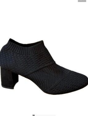 IMPO Stretch Knit Textured Low Ankle Block Heel Booties size 7.5 M